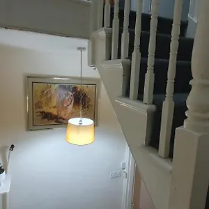 Apartment 2 Bedroom Flat In Lewisham Sleep 8 Guest, London